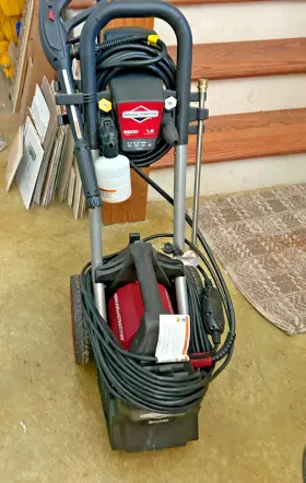Briggs & Stratton 445020953999 2200 Psi 1.2 Gpm Electric Pressure Washer Almost Brand New