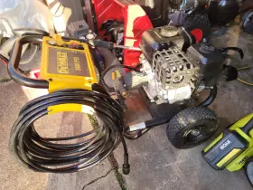 61110s Dewalt 61110 3400 Psi 2.5 Gpm Cold Water Gas Pressure Washer With Elec Start 208cc