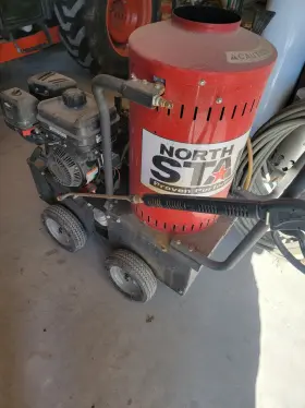 5108109 Northstar Hot Water Pressure Washer With Wet Steam 2700 Psi 2.5 Gpm