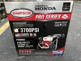 Ps60982 Simpson Brand New Honda 2.5 Gpm Powershot 3700 Psi Gas Pressure Washer #ps60982