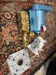 Cat Pumps 4DNX25GSI - 3000 Psi 2.5 Gpm Triplex Pressure Washer 3/4 In Shaft. Fixed Price $360.00.